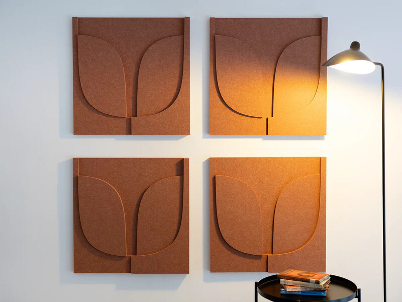 Vicoustic_VicTiles_3D_Brasilia_XL_Decorative_Acoustic_Panels_in_Coral_Haze_in_Living_Room_with_Lamp.jpg